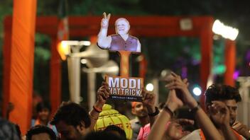 Η παράταξη του πρωθυπουργού Μόντι ανακήρυξε τη νίκη της στις βουλευτικές εκλογές στην Ινδία 