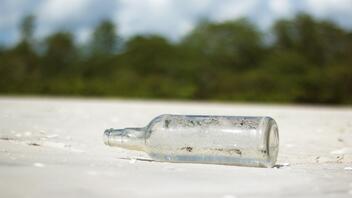 Σρι Λάνκα: Ψαράδες ήπιαν από μπουκάλια που βρήκαν στη θάλασσα και πέθαναν!