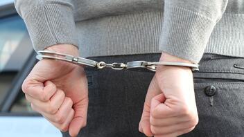 Συνελήφθη 50χρονος που φέρεται να θώπευσε ανήλικα κορίτσια