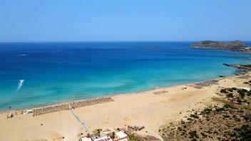 Φαλάσαρνα: Μία από τις ομορφότερες παραλίες της Κρήτης - Δείτε βίντεο