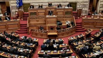 ΠΑΣΟΚ: Ο συνταγματικός ρόλος της Βουλής δεν εξαντλείται σε επικοινωνιακά show