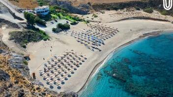 Η εκπληκτική παραλία της Κρήτης με το ρεκόρ διαύγειας νερού - Βίντεο
