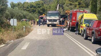 Τραγωδία στη Μεσσηνία: Νταλίκα παρέσυρε 3 ΙΧ - 4 νεκροί, ανάμεσά τους δύο παιδιά και 4 πολυτραυματίες