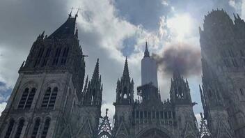 Περιορίστηκε η φωτιά στον καθεδρικό ναό της Ρουέν στη Γαλλία