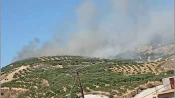 Φωτιά στα Άκρια - Εκκενώνονται 4 χωριά 