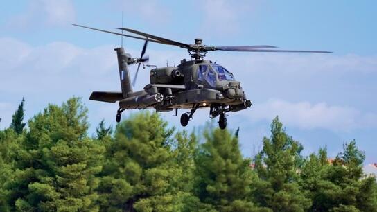 Επισκευάστηκε το ελικόπτερο Apache που προσγειώθηκε σε παραλία στην Εύβοια