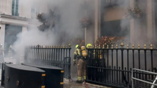 Λονδίνο: Μεγάλη φωτιά στην πλατεία Τραφάλγκαρ