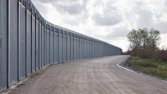 «Συναγερμός» στα σύνορα: Εντοπίστηκε καραβάνι με περισσότερους από 130 μετανάστες