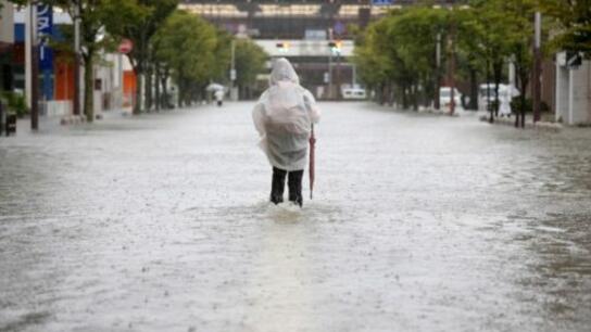 Χιλιάδες εκτοπισμένοι από τα σπίτια τους λόγω της κακοκαιρίας στην Ιαπωνία