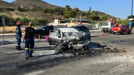 Λεωφόρος Λαυρίου: Σοβαρό τροχαίο με 6 τραυματίες – Εικόνες από το σημείο του ατυχήματος