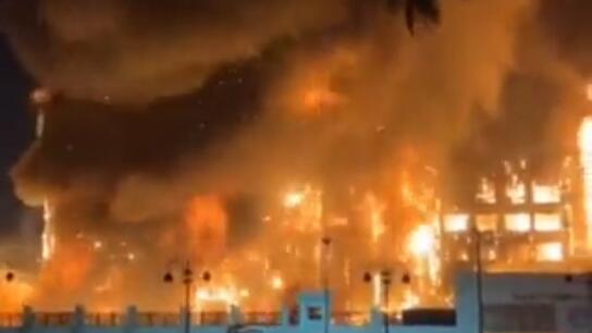 Αίγυπτος: Στις φλόγες το αρχηγείο της αστυνομίας στην Ισμαηλία