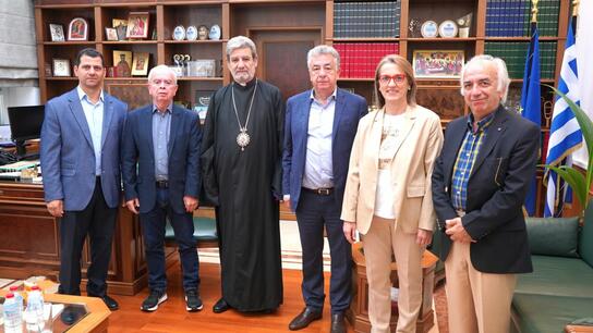 Συνάντηση Αρχιεπισκόπου Αρμενίων με τον Σταύρο Αρναουτάκη