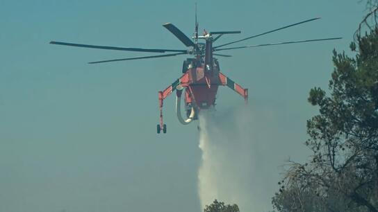 Σοκ: Πετούσαν πέτρες σε ελικόπτερο της πυροσβεστικής - Τι δηλώνει ο Μανώλης Κοκοσάλης