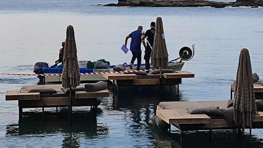 Σφραγίστηκε το beach bar με τις πλωτές ξαπλώστρες μέσα στην θάλασσα στη Ρόδο