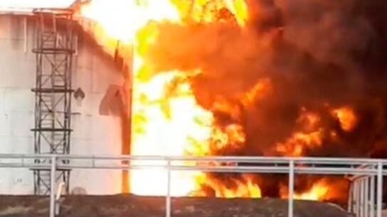 Πυρκαγιά σε πετρελαϊκές αποθήκες στη ρωσική περιφέρεια Ροστόφ έπειτα από επίθεση μη επανδρωμένων αεροσκαφών