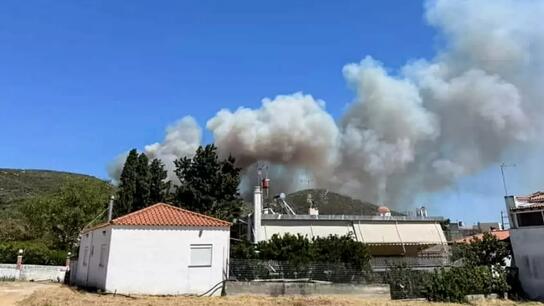 Φωτιά στην Εύβοια: Μαίνεται ανεξέλεγκτη κοντά σε σπίτια, κάηκε πυροσβεστικό!