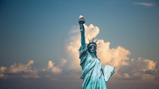Νέα Υόρκη: Μετεωρίτης πέρασε πάνω από το Άγαλμα της Ελευθερίας