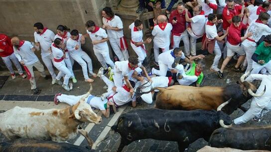 Φεστιβάλ του Σαν Φερμίν στην Ισπανία - 6 τραυματίες στην πρώτη ταυροδρομία