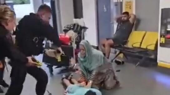 Σάλος με βίντεο αστυνομικού που κλωτσά και πατά άνδρα στο κεφάλι