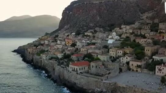 Αυτό είναι το νησί των νεκρών, το μοναδικό νησί της Ελλάδας που δεν θα θέλατε να κάνετε διακοπές!