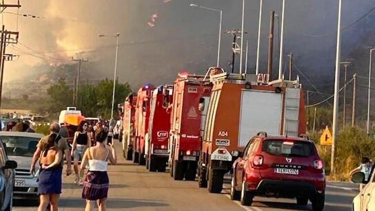 Πυρκαγιά στην Εύβοια: "Προσπάθειες να απομακρυνθεί ο εφιάλτης" - Τραυματίστηκε πυροσβέστης 