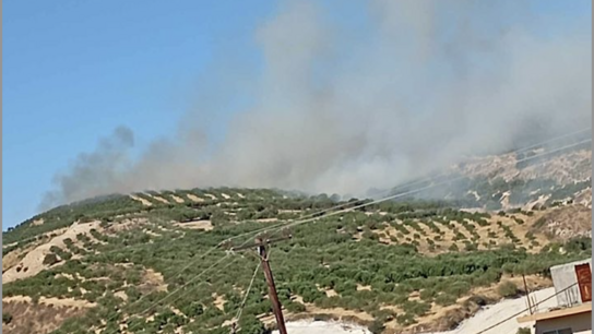 Φωτιά στα Άκρια - Εκκενώνονται 4 χωριά 