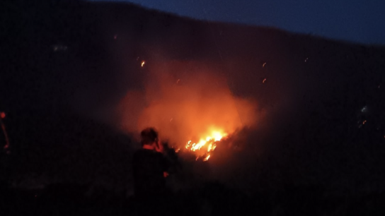 Φωτιά στα Χανιά: Στο πλάι της Πυροσβεστικής το ΚΚΕ Χανίων 
