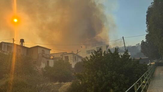 Μαίνονται τα πύρινα μέτωπα στο νότιο Ρέθυμνο - Δασοκομάντος από την Αθήνα ρίχνονται στη "μάχη"