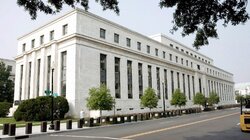 Fed: Προχωρά σε μείωση των επιτοκίων κατά 25 μονάδες βάσης