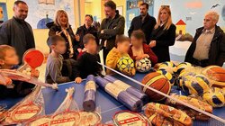 Αθλητικός εξοπλισμός από τον Δήμο Μαλεβιζίου για τους μαθητές της Ροδιάς