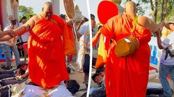 βουδιστής-ιερέας