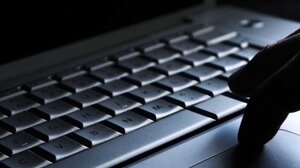 Σοκ για τον 43χρονο που κατείχε τον μεγαλύτερο όγκο πορνογραφικού υλικού που έχει βρεθεί ποτέ στην Ελλάδα