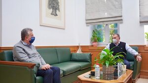 Συνάντηση του Δημάρχου Ιεράπετρας με τον Σταύρο Αρναουτάκη 