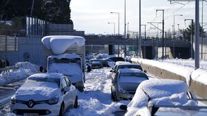 Οι αποζημιώσεις που μπορούν να διεκδικήσουν οι εγκλωβισμένοι από Αττική Οδό και ΤΡΑΙΝΟΣΕ 