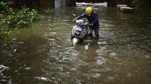 Σε συναγερμό οι χώρες του Κόλπου λόγω των καταρρακτωδών βροχών