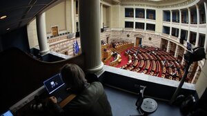 Δεύτερη μέρα της συζήτησης επί της πρότασης δυσπιστίας 