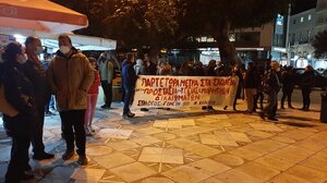 Στους δρόμους οι γονείς για τα μέτρα του κορωνοϊού στα σχολεία