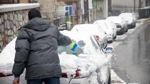 Αν βγω στο χιόνι και το κρύο θα κρυολογήσω;