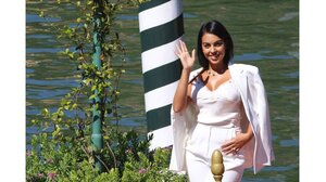 Georgina Rodriguez: "Στο πρώτο ραντεβού με τον Cristiano Ronaldo πήγα με το λεωφορείο κι έφυγα με Bugatti"