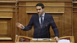 Βουλή: Ένταση μεταξύ ΚΙΝΑΛ - ΝΔ στη συζήτηση της επερώτησης για την ακρίβεια