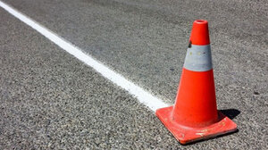 Διακοπή κυκλοφορίας στην οδό Ερμού λόγω καθίζησης οδοστρώματος