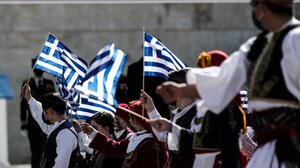 Παγώνη: Μην πάτε στις παρελάσεις, καλύτερο φέτος το Πάσχα αλλά δεν βγαίνουν οι μάσκες