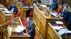 Βουλή: Αντιπαράθεση Α. Τσίπρα – Θ. Πλεύρη για διαχείριση της πανδημίας