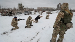 Ουκρανία: Η Ρωσία χρησιμοποιεί τον χαρακτηρισμό «τρομοκρατική οργάνωση» για το Τάγμα Αζόφ για να δικαιολογήσει εγκλήματα πολέμου