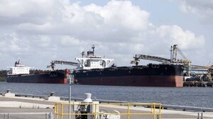 Ο πόλεμος στην Ουκρανία επιβραδύνει τις ναυτιλιακές μεταφορές