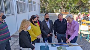 Παράδοση πέντε εκδόσεων της Ε.Κ.Ι.Μ. σε 218 Γυμνάσια και Λύκεια της Κρήτης