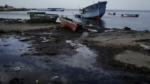 Δεξαμενόπλοιο βυθίστηκε ανοικτά της Τυνησίας 