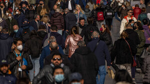 Τέλος στην υποχρεωτική χρήση της μάσκας σε εσωτερικούς χώρους στην Ισπανία