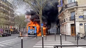 Παρίσι: Ισχυρή έκρηξη κοντά στην Notre Dame