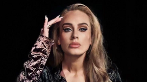 Adele: «Ανυπομονώ να γίνω 60 ετών»